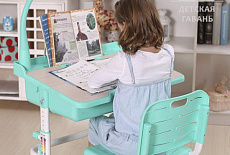 Растущий детский письменный стол для ребенка